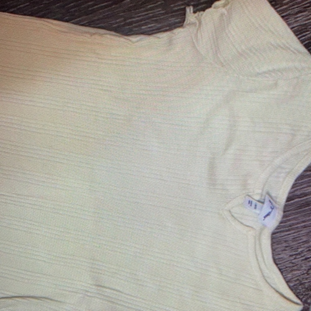Breathable material design great condition top